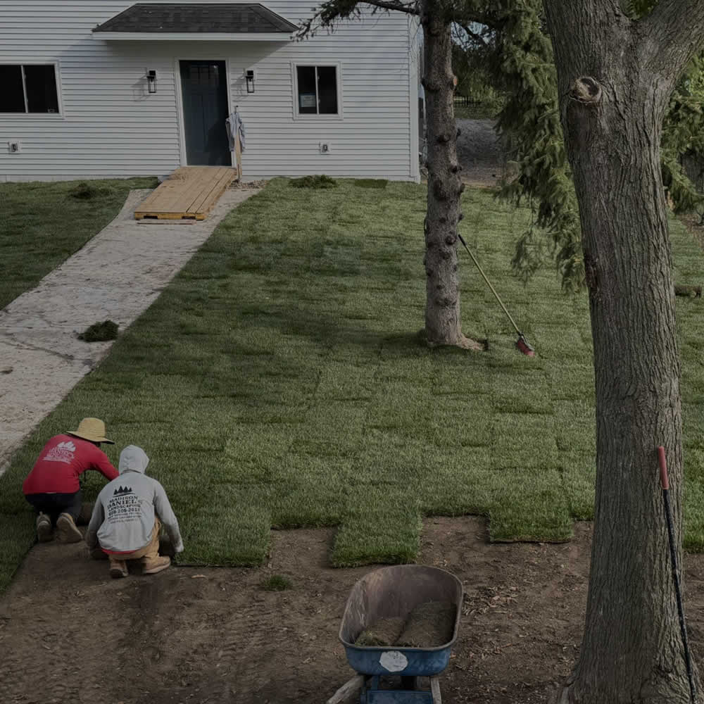 Local Landscaping / Hardscaping Landscapers